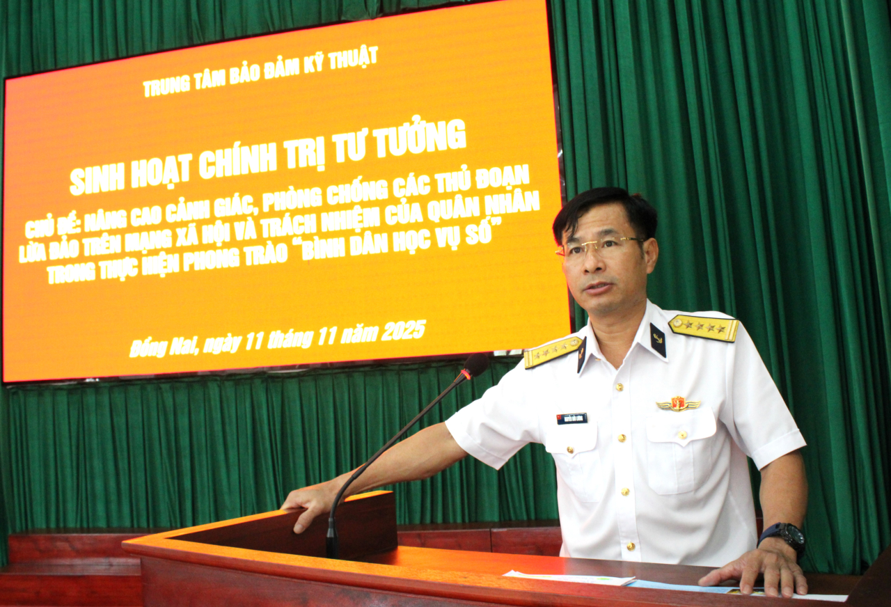 Chuyển đổi số và ứng dụng AI, bigdata trong quản lý đô thị ở Việt Nam hiện nay 2 t luận tại hội nghị.JPG 2